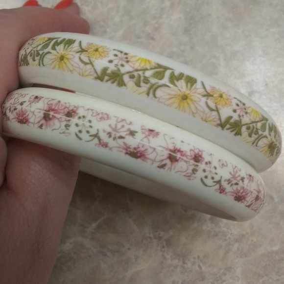2 vintage flower bangles daisy - Picture 1 of 3